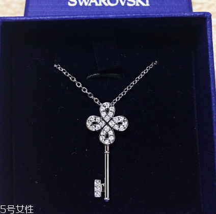 施華洛世奇鑰匙項(xiàng)鏈寓意 打開(kāi)愛(ài)情的大門