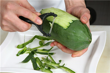 青木瓜怎么削皮手不癢 預(yù)防止癢雙把關(guān) 青木瓜怎么削皮手不癢 預(yù)防止癢雙把關(guān)