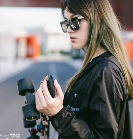 皮膚衣什么面料好 面料非常關(guān)鍵 皮膚衣什么面料好 面料非常關(guān)鍵