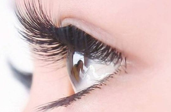 下睫毛要不要嫁接 費錢又不自然 下睫毛要不要嫁接 費錢又不自然