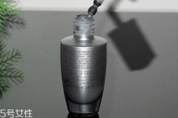 蘭蔻大眼精華味道 淡淡的酒精味 蘭蔻大眼精華味道 淡淡的酒精味