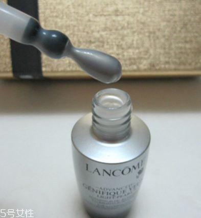 蘭蔻大眼精華味道 淡淡的酒精味 蘭蔻大眼精華味道 淡淡的酒精味