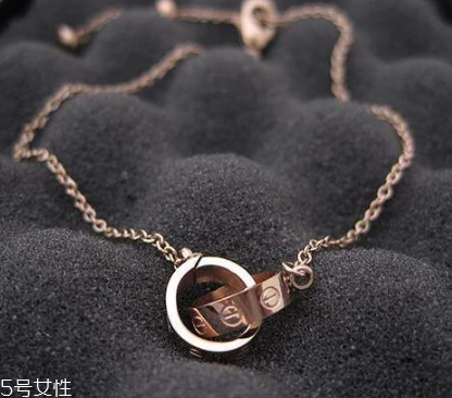 卡地亞雙環(huán)項(xiàng)鏈真假辨別 教你避開假貨 卡地亞雙環(huán)項(xiàng)鏈真假辨別 教你避開假貨