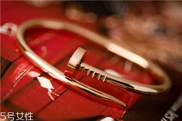 卡地亞釘子手鐲尺寸 合適的尺寸很關(guān)鍵 卡地亞釘子手鐲尺寸 合適的尺寸很關(guān)鍵