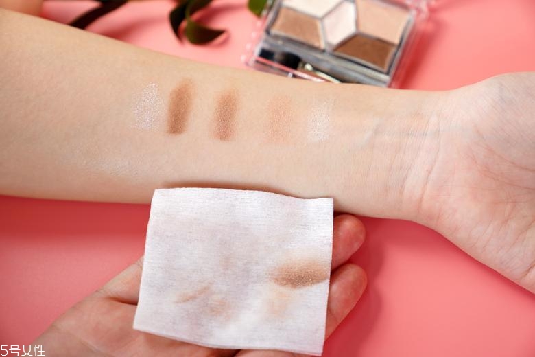 井田眼影14號(hào)和2號(hào)哪個(gè)好看 2款熱門(mén)色pk 井田眼影14號(hào)和2號(hào)哪個(gè)好看 2款熱門(mén)色pk