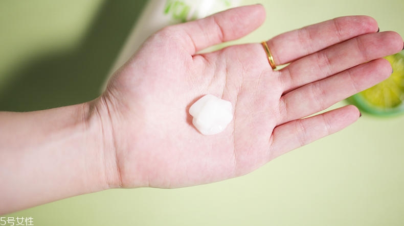 aussie洗發(fā)水怎么樣 發(fā)量少寶寶看過來 aussie洗發(fā)水怎么樣 發(fā)量少寶寶看過來