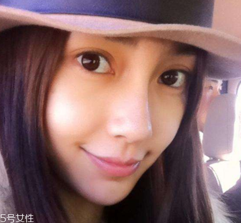 美瞳年拋和日拋哪個(gè)好 日拋性?xún)r(jià)比不高 美瞳年拋和日拋哪個(gè)好 日拋性?xún)r(jià)比不高