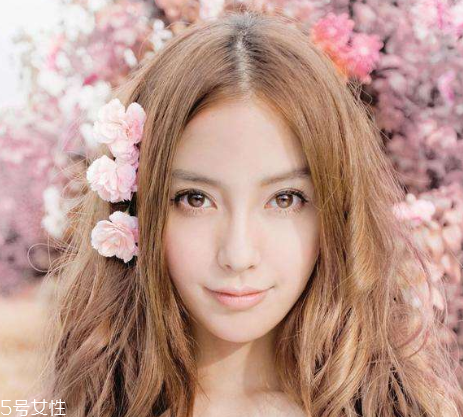 美瞳月拋和年拋有什么區(qū)別 月拋材質(zhì)相對(duì)較差 美瞳月拋和年拋有什么區(qū)別 月拋材質(zhì)相對(duì)較差