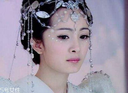 美瞳放射狀花紋適合什么人 佩戴后眼睛很明亮 美瞳放射狀花紋適合什么人 佩戴后眼睛很明亮