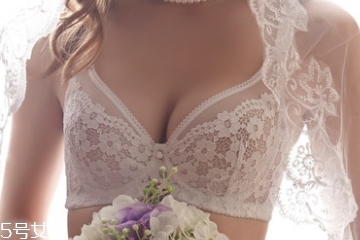 假體隆胸為什么要趴睡 因為有這些好處 假體隆胸為什么要趴睡 因為有這些好處