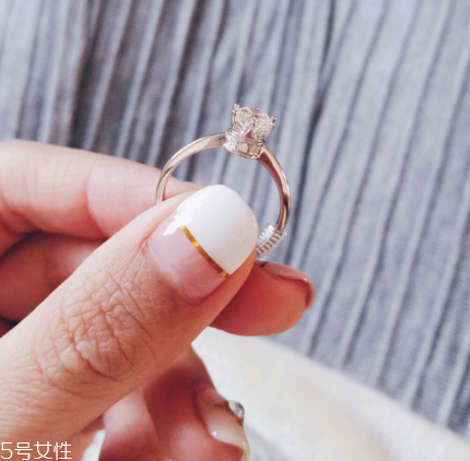 周生生伯爵皇冠多少錢 彰顯女王氣場(chǎng) 周生生伯爵皇冠多少錢 彰顯女王氣場(chǎng)