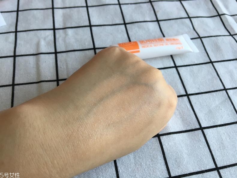 百膚美除疤效果怎么樣 和新疤舊印說(shuō)再見