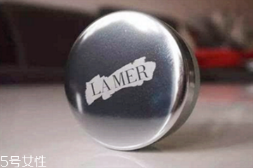 海藍(lán)之謎唇膏怎么用 軟化粗糙唇部 海藍(lán)之謎唇膏怎么用 軟化粗糙唇部