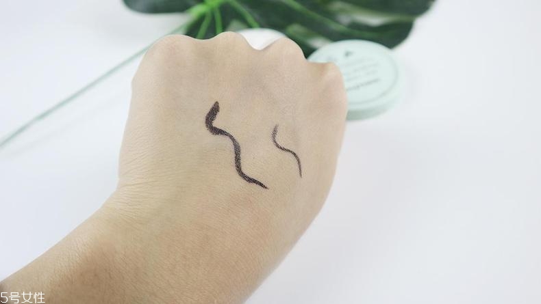 悅詩風吟散粉和紀梵希散粉哪個好 平價散粉pk貴婦散粉 悅詩風吟散粉和紀梵希散粉哪個好 平價散粉pk貴婦散粉