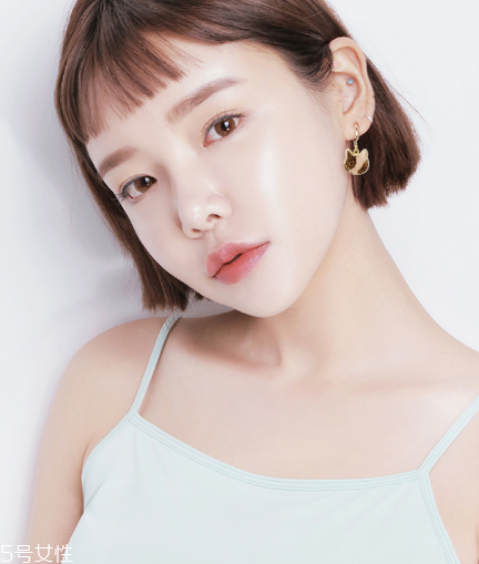 圓臉適合什么耳環(huán) 給你風(fēng)情萬種的夏天 圓臉適合什么耳環(huán) 給你風(fēng)情萬種的夏天