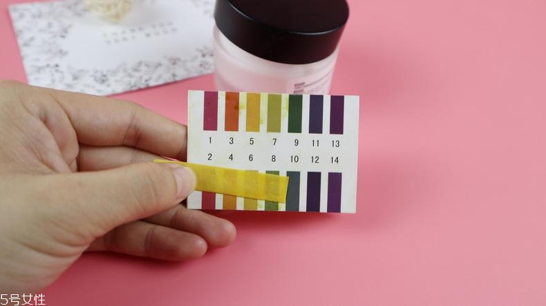 珂潤(rùn)面霜和hfp面霜哪個(gè)好 2款同價(jià)面霜大pk 珂潤(rùn)面霜和hfp面霜哪個(gè)好 2款同價(jià)面霜大pk