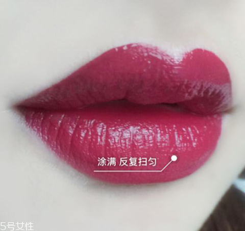 水光唇釉適合什么妝容 超級百搭沒有束縛