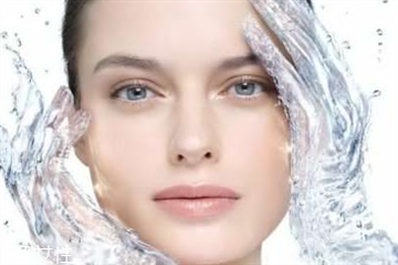 皮膚干燥怎么保養(yǎng) 令膚質(zhì)更為明亮柔潤 皮膚干燥怎么保養(yǎng) 令膚質(zhì)更為明亮柔潤