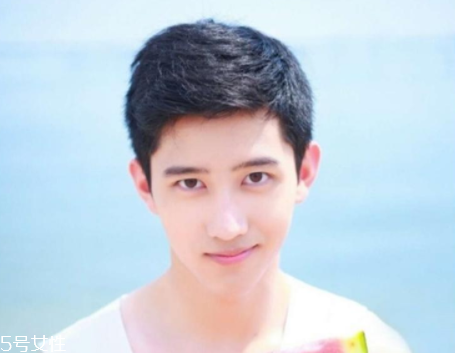 圓臉男生適合什么發(fā)型 這4款超帥氣 圓臉男生適合什么發(fā)型 這4款超帥氣