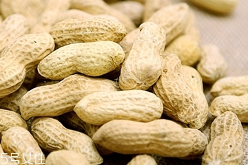 花生油是熟油嗎 一般不是的 花生油是熟油嗎 一般不是的