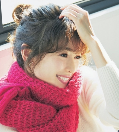 泉里香穿衣搭配介紹 泉里香服裝搭配圖片 泉里香穿衣搭配介紹 泉里香服裝搭配圖片