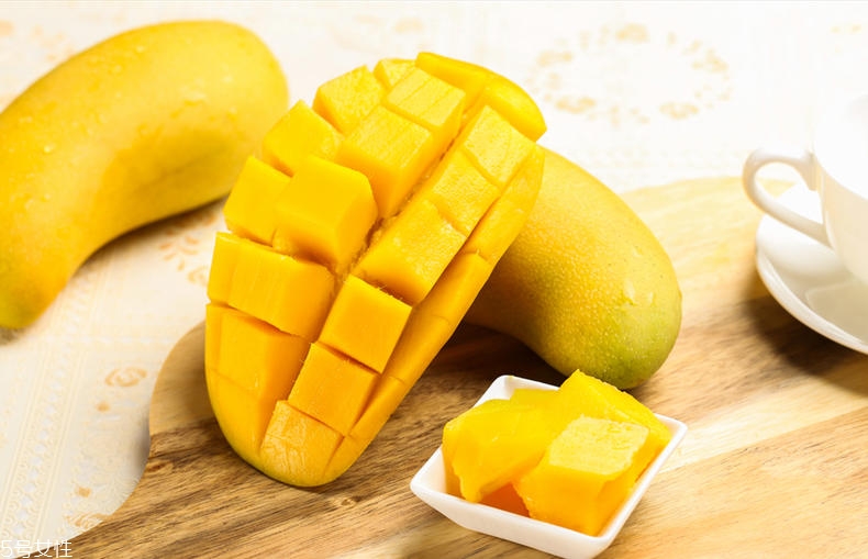 芒果怎么剝皮不浪費(fèi) 世界上最摳門的方法 芒果怎么剝皮不浪費(fèi) 世界上最摳門的方法