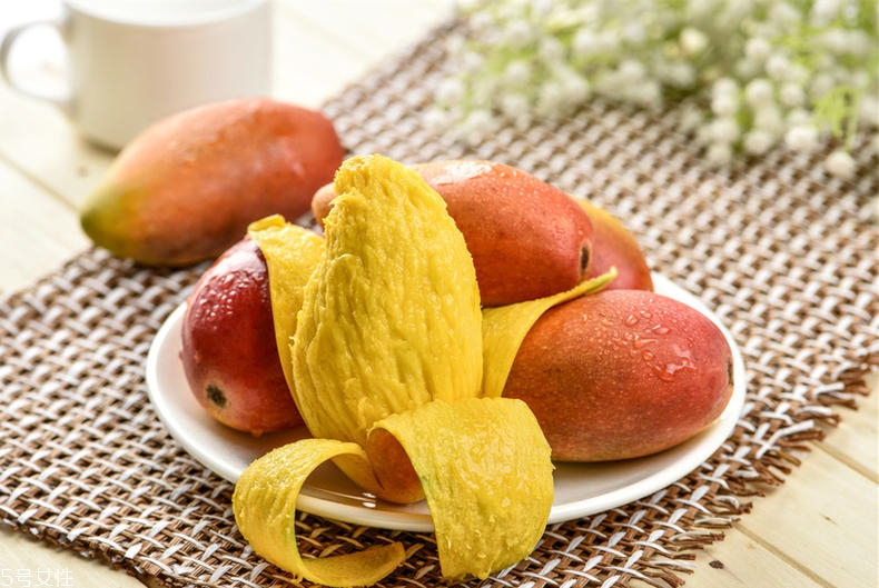 芒果怎么剝皮不浪費(fèi) 世界上最摳門的方法 芒果怎么剝皮不浪費(fèi) 世界上最摳門的方法