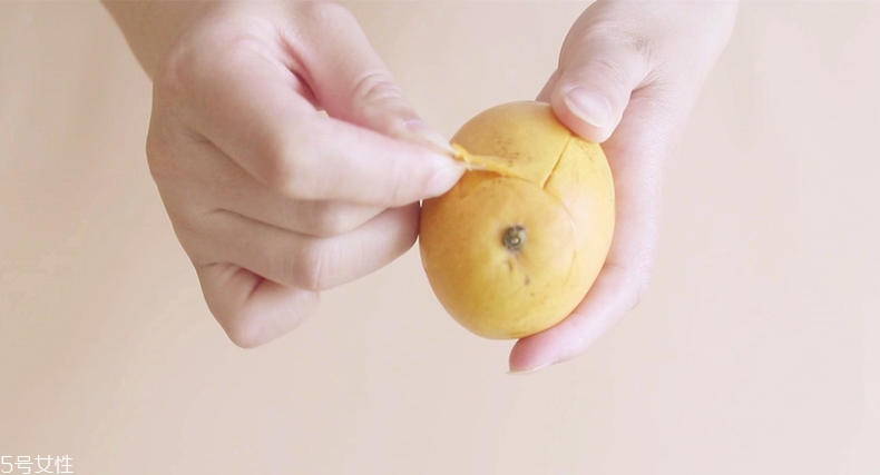 芒果怎么剝皮不浪費(fèi) 世界上最摳門的方法 芒果怎么剝皮不浪費(fèi) 世界上最摳門的方法