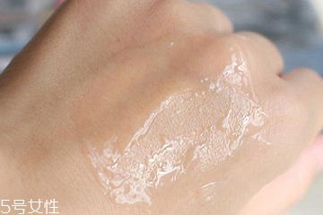 無色隔離霜適合什么皮膚 適合底子好的油皮 無色隔離霜適合什么皮膚 適合底子好的油皮