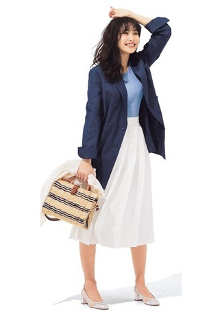 女生穿中長西裝外套怎么搭配好看 女生穿中長西裝外套怎么搭配好看