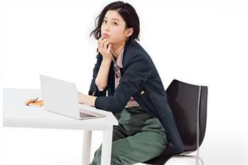 女生穿中長西裝外套怎么搭配好看 女生穿中長西裝外套怎么搭配好看