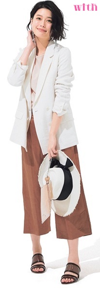 女生穿中長西裝外套怎么搭配好看 女生穿中長西裝外套怎么搭配好看