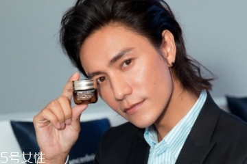 雅詩(shī)蘭黛抗藍(lán)光眼霜多少錢 代購(gòu)價(jià)格更實(shí)惠