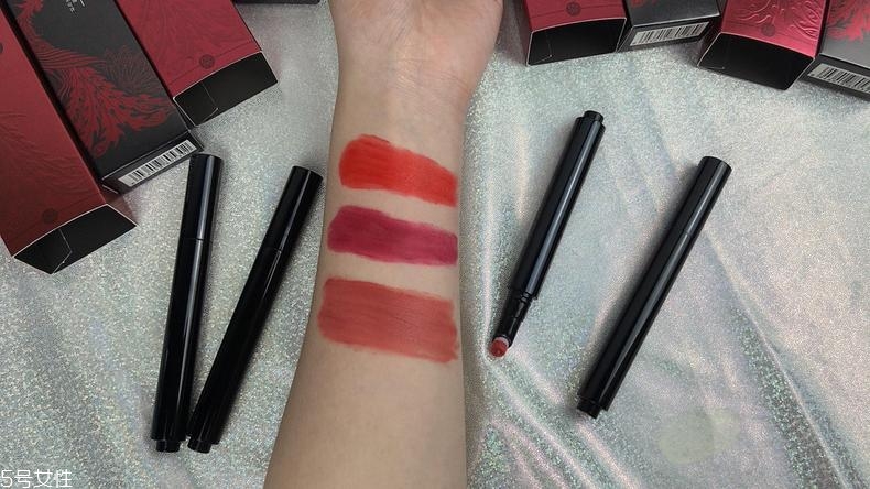美康粉黛和稚優(yōu)泉唇釉哪個(gè)好 國(guó)產(chǎn)唇釉大pk 美康粉黛和稚優(yōu)泉唇釉哪個(gè)好 國(guó)產(chǎn)唇釉大pk