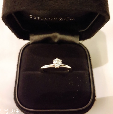 求婚戒指戴哪個(gè)手指 不要鬧出笑話 求婚戒指戴哪個(gè)手指 不要鬧出笑話