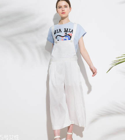 背帶褲適合什么時候穿 要注意場合 背帶褲適合什么時候穿 要注意場合