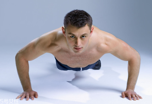 俯臥撐的正確做法 俯臥撐的正確姿勢(shì) 俯臥撐的正確做法 俯臥撐的正確姿勢(shì)