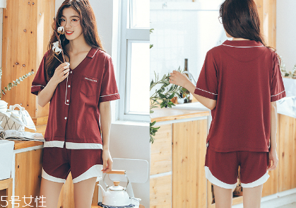 平胸穿什么睡衣好看 沒(méi)有這三款怎么行 平胸穿什么睡衣好看 沒(méi)有這三款怎么行