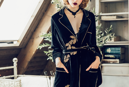 平胸穿什么睡衣好看 沒(méi)有這三款怎么行 平胸穿什么睡衣好看 沒(méi)有這三款怎么行