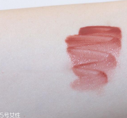 美康粉黛和稚優(yōu)泉唇釉哪個(gè)好 國(guó)產(chǎn)唇釉大pk 美康粉黛和稚優(yōu)泉唇釉哪個(gè)好 國(guó)產(chǎn)唇釉大pk