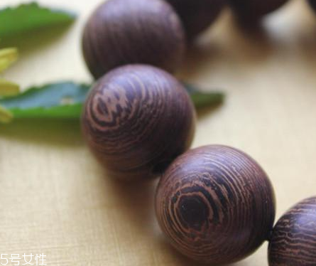 雞翅木手串有什么功效 對(duì)身體好處多 雞翅木手串有什么功效 對(duì)身體好處多