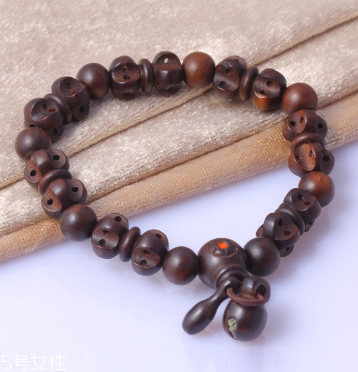 桃木手串怎么看真假 避開(kāi)商家陷阱 桃木手串怎么看真假 避開(kāi)商家陷阱