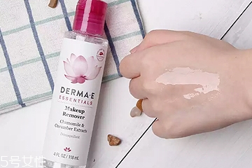 德瑪依卸妝水怎么樣 可以媲美貝德瑪?shù)男秺y水 德瑪依卸妝水怎么樣 可以媲美貝德瑪?shù)男秺y水