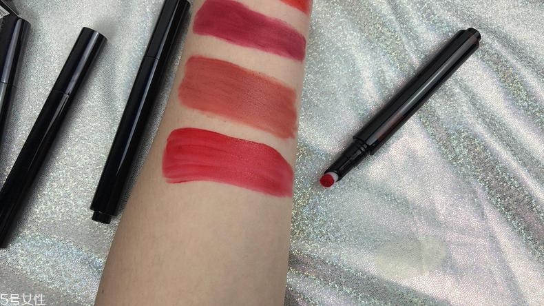美康粉黛和稚優(yōu)泉唇釉哪個(gè)好 國(guó)產(chǎn)唇釉大pk 美康粉黛和稚優(yōu)泉唇釉哪個(gè)好 國(guó)產(chǎn)唇釉大pk