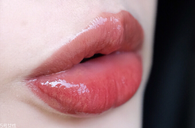 美康粉黛和稚優(yōu)泉唇釉哪個(gè)好 國(guó)產(chǎn)唇釉大pk 美康粉黛和稚優(yōu)泉唇釉哪個(gè)好 國(guó)產(chǎn)唇釉大pk