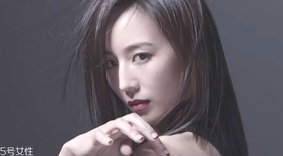 皮膚黑適合什么眉筆 這些顏色最適合你 皮膚黑適合什么眉筆 這些顏色最適合你