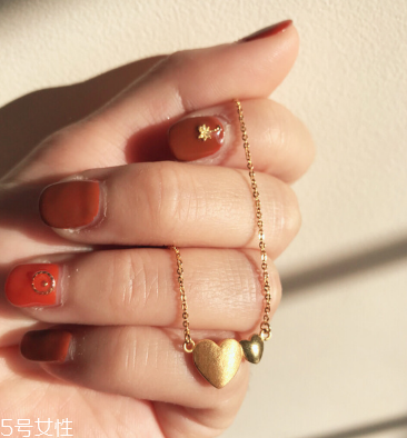 黃金項(xiàng)鏈會(huì)越戴越長嗎 不會(huì)很明顯