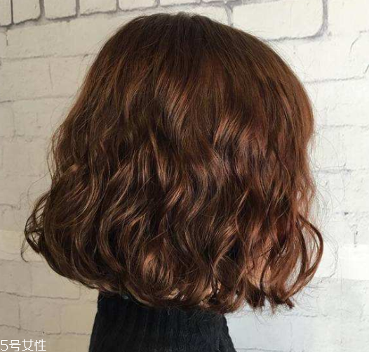 線條燙是什么發(fā)型 線條燙適合什么妝容 線條燙是什么發(fā)型 線條燙適合什么妝容