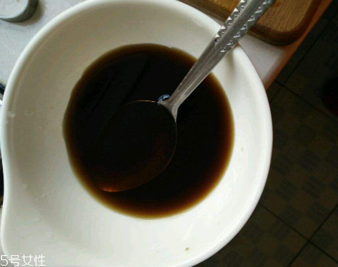 醋為什么能軟化魚刺 因為含有醋酸 醋為什么能軟化魚刺 因為含有醋酸