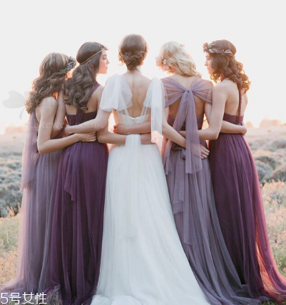 伴娘服配什么鞋子 這幾點要注意 伴娘服配什么鞋子 這幾點要注意